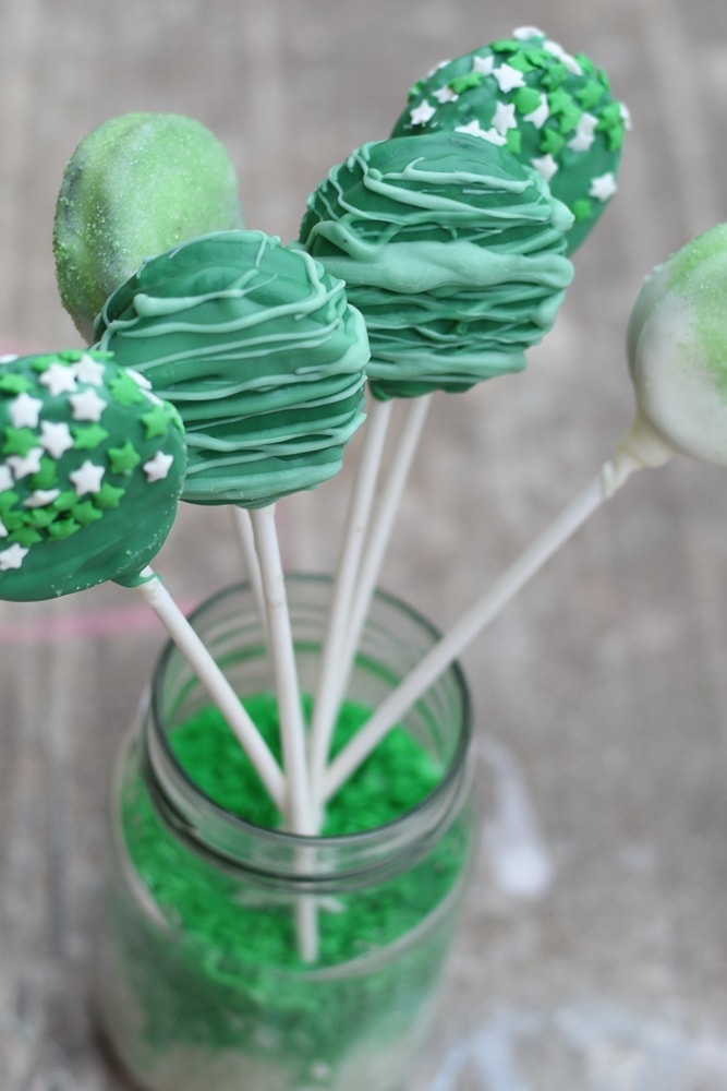 St. Patricks Day Inspired Oreo Cookie Pops