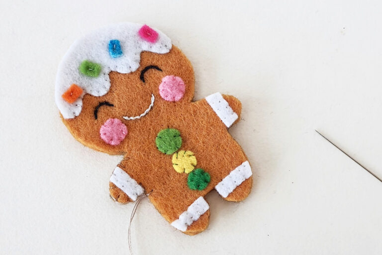 Super Cute Felt Gingerbread Ornament (With Free Pattern)