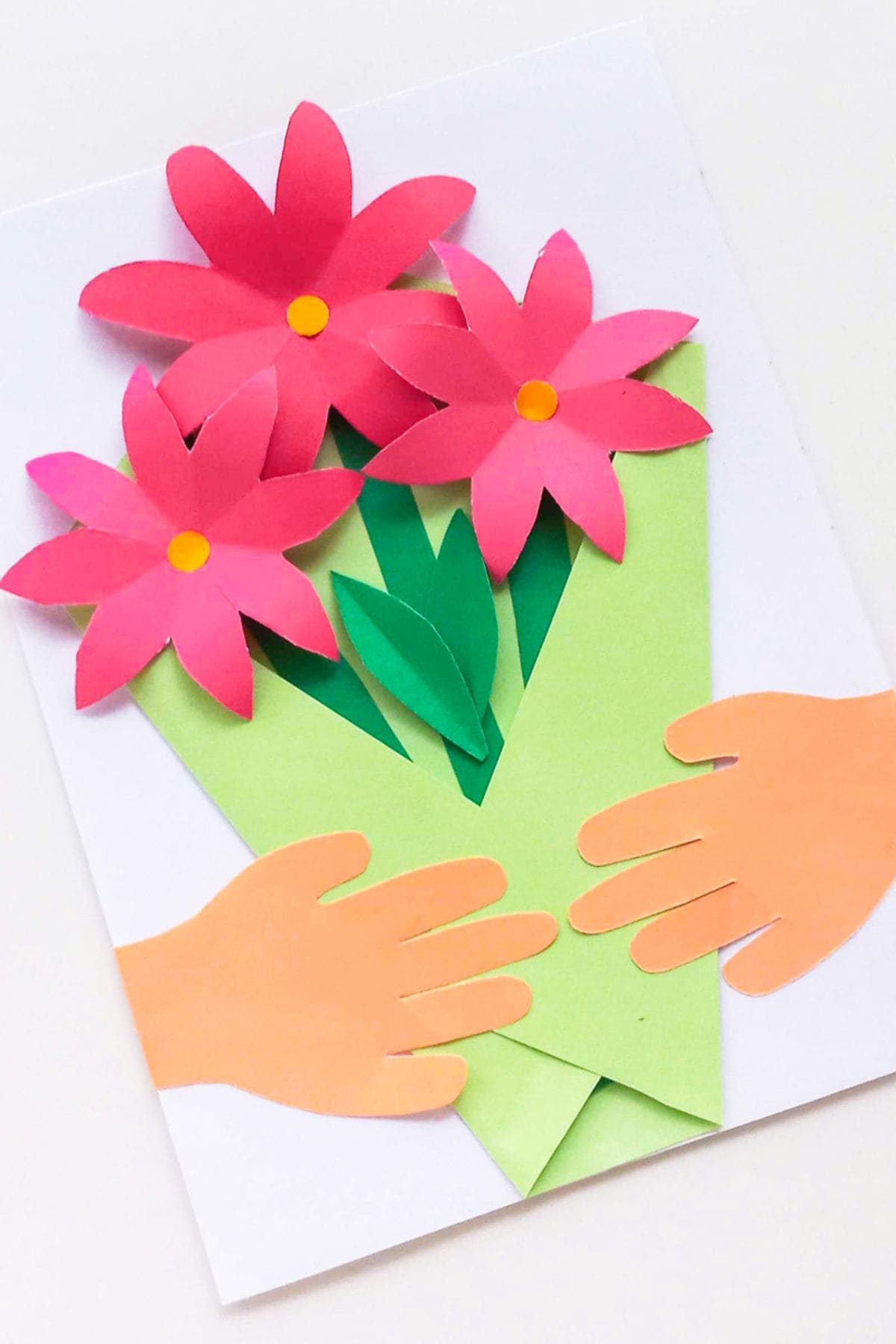 How to wrap your Mother's Day flowers in craft paper!  How to wrap flowers,  Flower bouquet diy, Diy bouquet