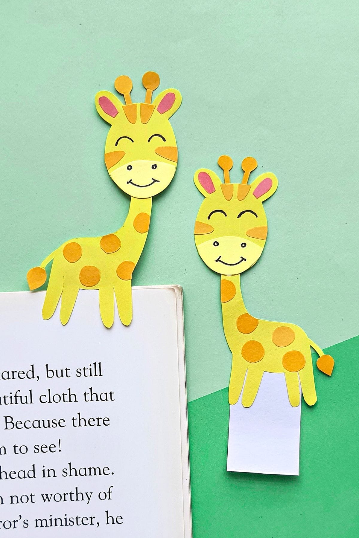 Adorable Giraffe Bookmark Craft (With free template!)