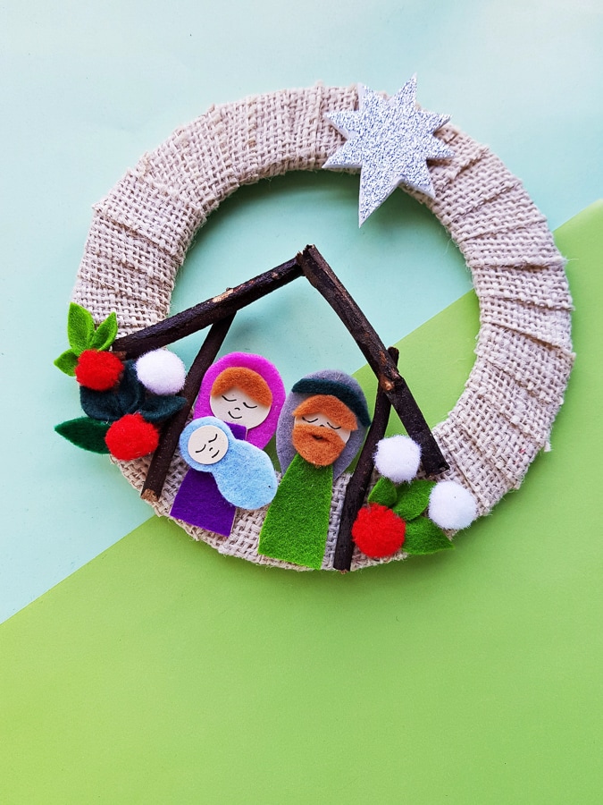 nativity wreath