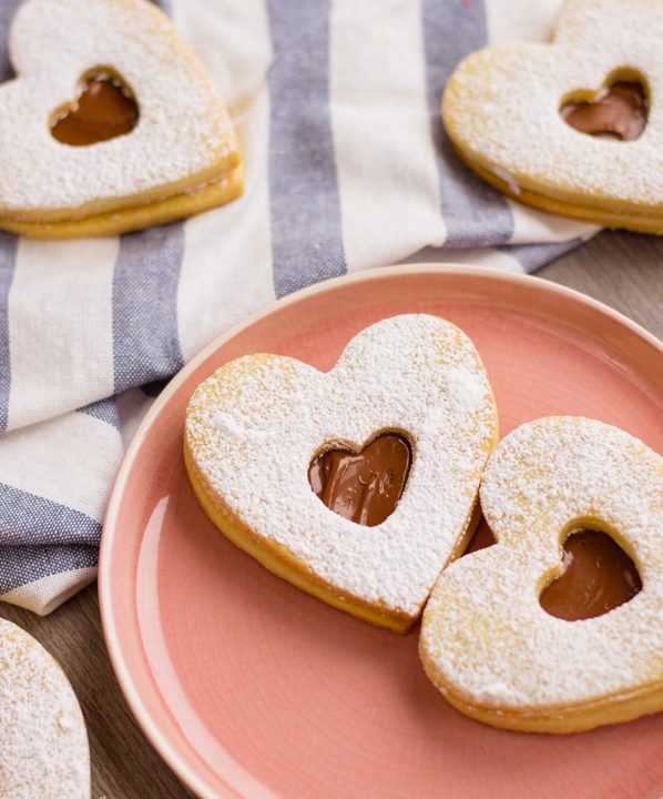 Nutella filled sweetheart cookies