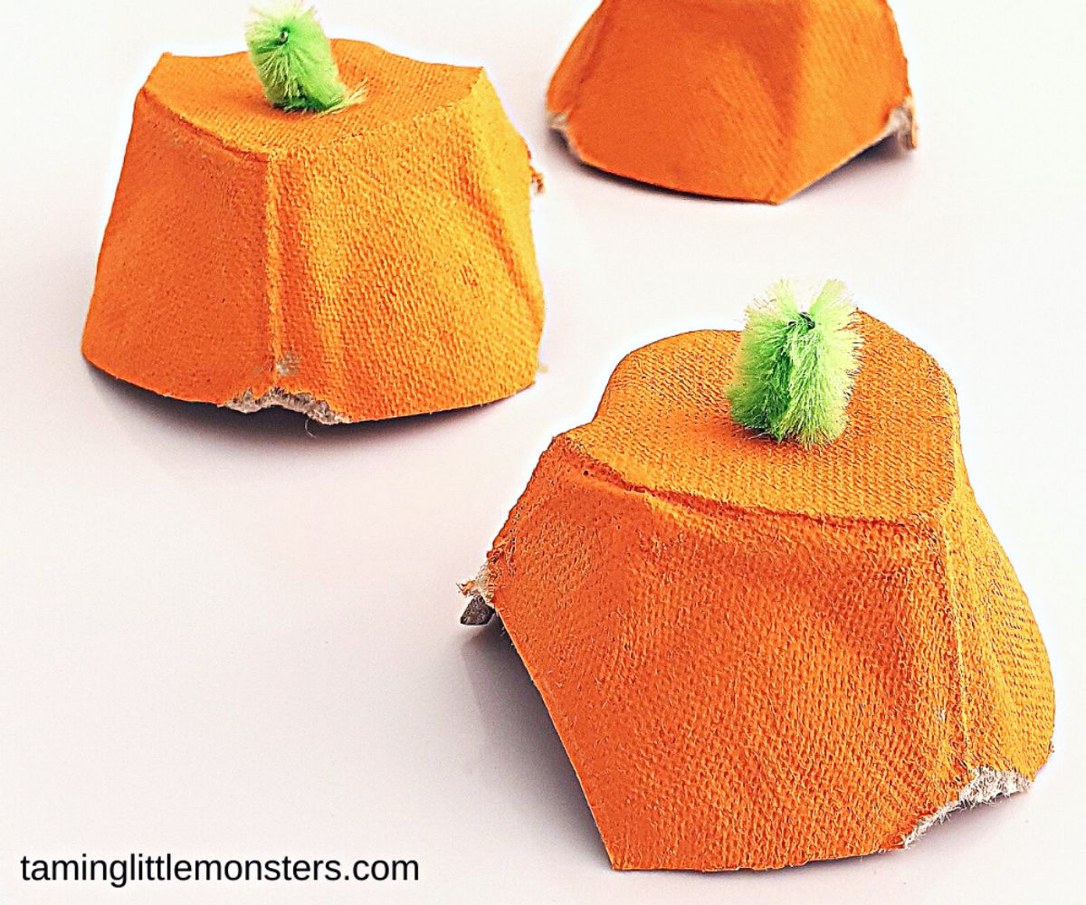 easy egg carton pumpkin craft