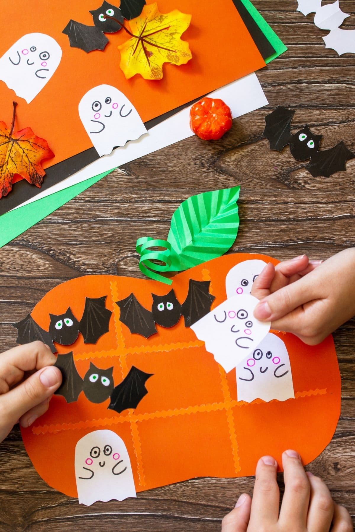 fun halloween tik tak toe board using a simple pumpkin template