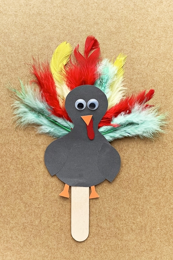 Adorable Popsicle Stick Turkey Craft for Thanksgiving (+Free Turkey Template!)