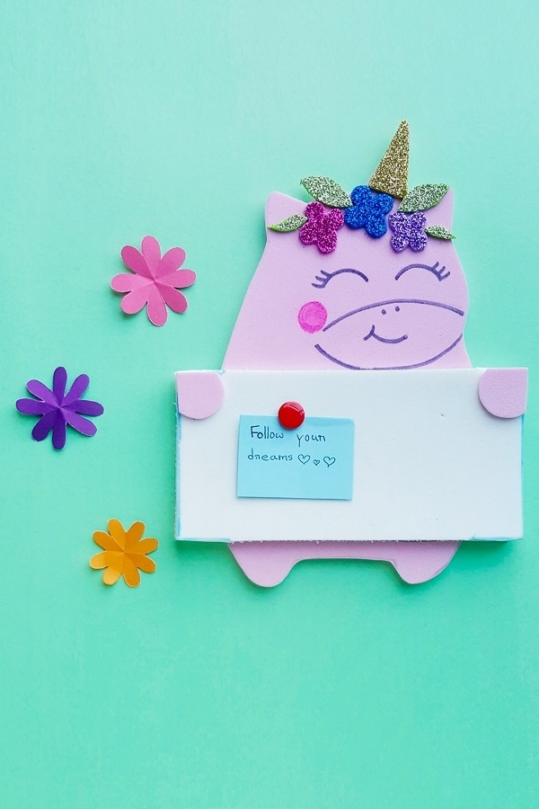 Cute and Easy Unicorn Pinboard